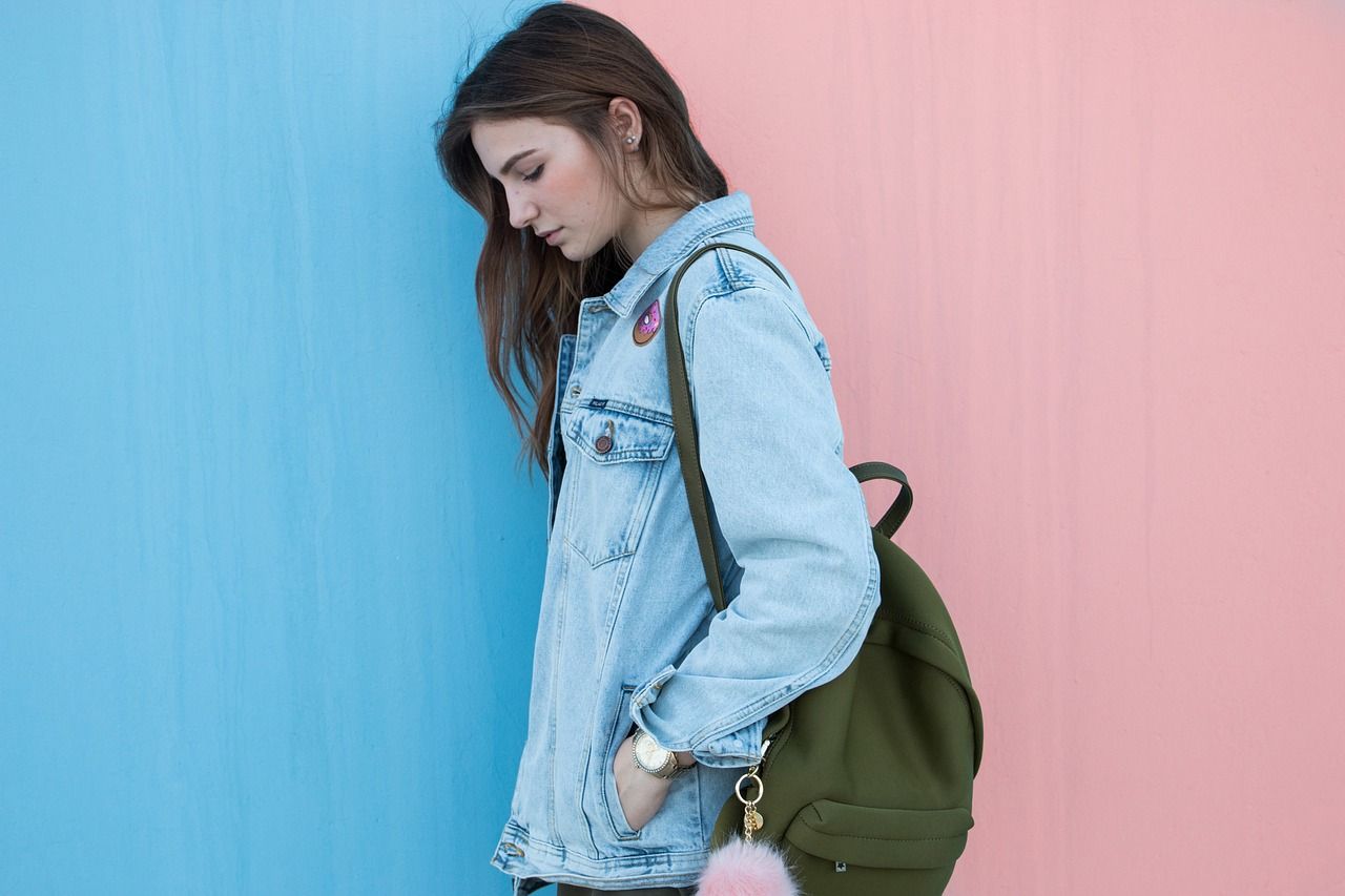 entdecken sie die neuesten fashion-trends für jede saison. lassen sie sich von den aktuellsten styles inspirieren und finden sie heraus, wie sie ihr outfit mit den angesagtesten modeelementen perfekt in szene setzen können.