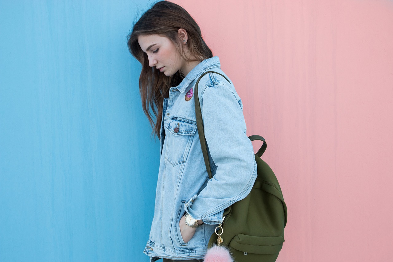 entdecken sie die neuesten fashion-trends für jede saison. lassen sie sich von den aktuellsten styles inspirieren und finden sie heraus, wie sie ihr outfit mit den angesagtesten modeelementen perfekt in szene setzen können.